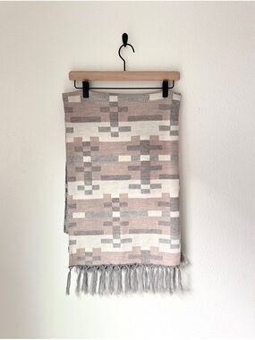 Pendleton Geometric Wool Scarf -Blush and Gray - 30”x60” -Like New